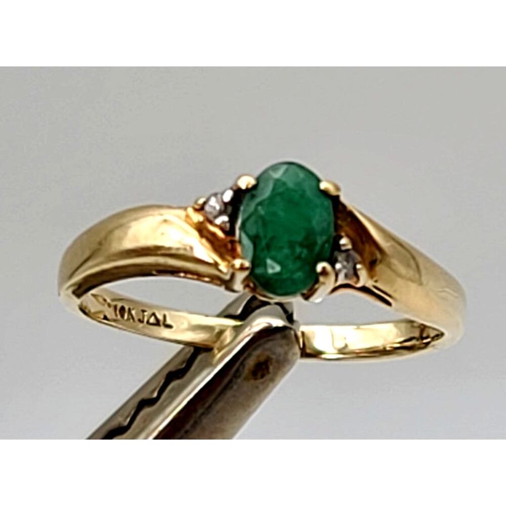 Vintage 10k Yellow Gold Natural Faceted Oval Green Emerald & Diamond Ring Sz 7